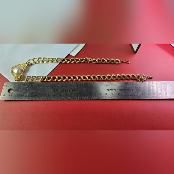 Avon Vintage Gold Tone Fuax Pearl Heart Rhinestones Earrings Necklace Set - Picture 15 of 17